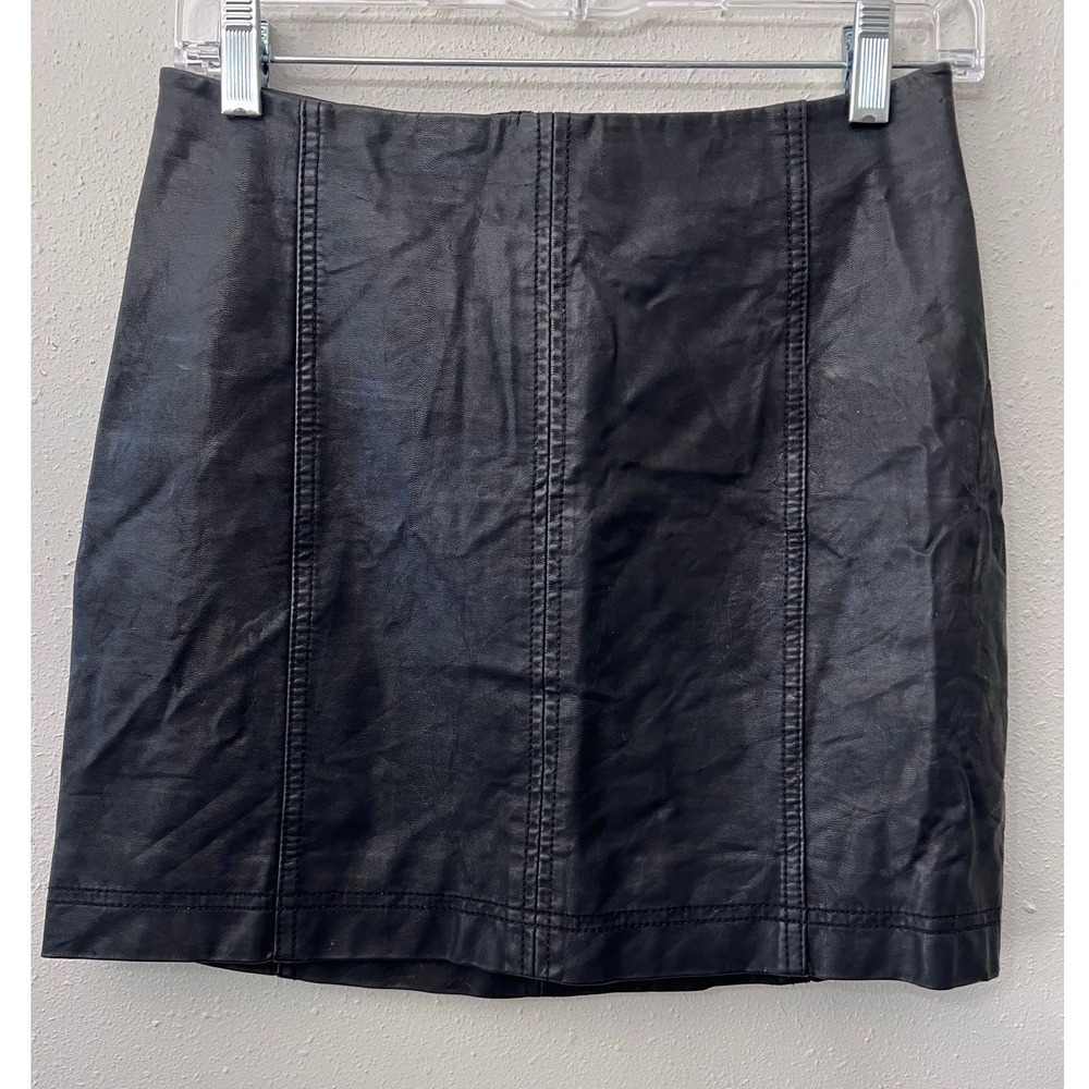Free People Faux Leather Mini Skirt Women's 4 Black Grunge Coquette Whimsigoth - Picture 2 of 3